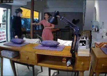 Nam thanh niên xông vào tiệm spa hành hung nữ nhân viên lễ tân