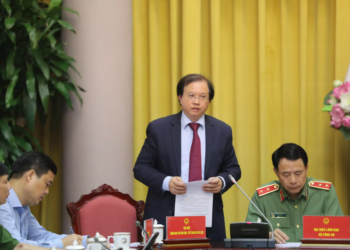 Nhạc sĩ Hồ Hoài Anh, diễn viên Hồng Đăng đã có luật sư, đang chờ gặp thẩm phán