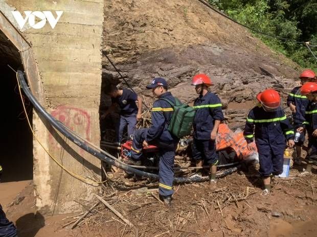 Nỗ lực giải cứu công nhân bị lũ cuốn trôi vào hầm thủy điện ở Điện Biên