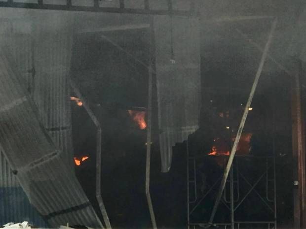 Phú Thọ: Cháy lớn tại kho chứa thành phẩm giấy rộng 2000m2