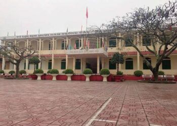 Rúng động vụ nữ sinh Hải Dương bị thầy giáo sàm sỡ nhiều lần: Bố mẹ bảo vệ con khỏi nguy cơ xâm hại thế nào?