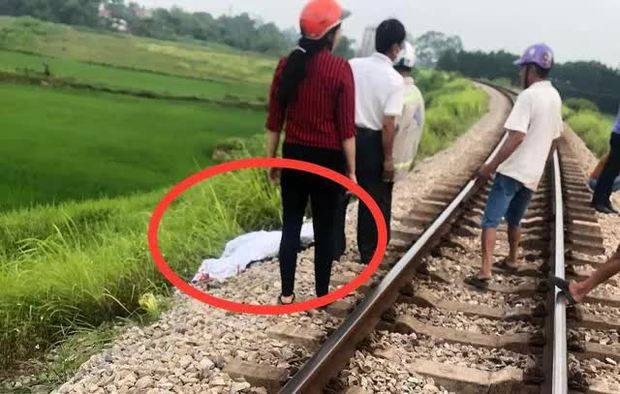 Thanh Hóa: Nữ sinh bị tàu hỏa tông tử vong khi đang chụp ảnh
