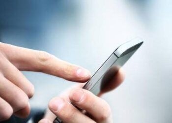 thi sinh khoet dep nhet dien thoai mang vao phong thi Bắc Giang: Thí sinh khoét dép nhét điện thoại mang vào phòng thi Thí sinh khoét dép nhét điện thoại mang vào phòng thi