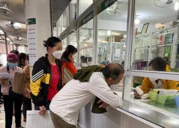 Thiếu thuốc, người bệnh BHYT phải tự mua có được hoàn tiền?