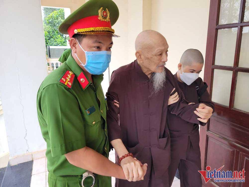 Vụ Tịnh thất Bồng Lai: 5 bị cáo khai mồ côi, ông Lê Tùng Vân nói chờ được... lấy vợ