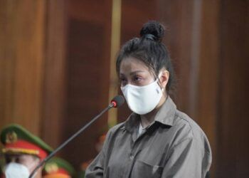 Vụ ‘dì ghẻ’ bạo hành bé gái 8 tuổi đến chết: Sẽ cân nhắc đổi tội danh với người cha