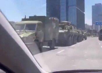 Clip: Quân đội Trung Quốc phô diễn tài khí quân sự trên bầu trời và mặt đất ở tỉnh Phúc Kiến