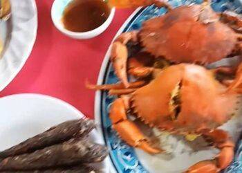 Ăn đặc sản hết 1,2 triệu đồng, khách du lịch đăng Facebook giá gấp đôi rồi tố bị 'chặt chém'