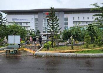 Bác sĩ yêu cầu người nhà bệnh nhân đi mua… dao mổ ở ngoài!