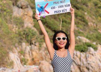 Bị chê phản cảm khi mặc bikini nhặc rác, nhóm nữ du khách nói gì?