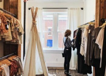 Bí quyết mua sắm quần áo cũ hiệu quả và tiết kiệm chi phí