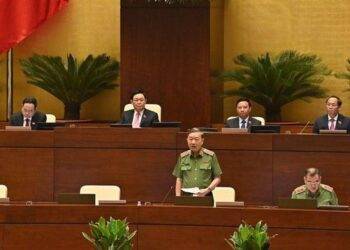 Bộ trưởng Công an: Không có chủ trương thu sổ hộ khẩu giấy làm khó dân