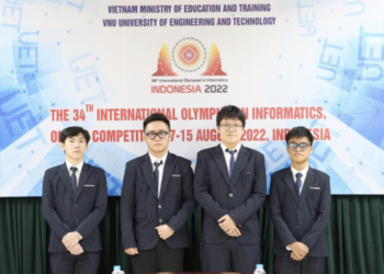 Cả 4 học sinh Việt Nam dự Olympic Tin học quốc tế đều giành huy chương