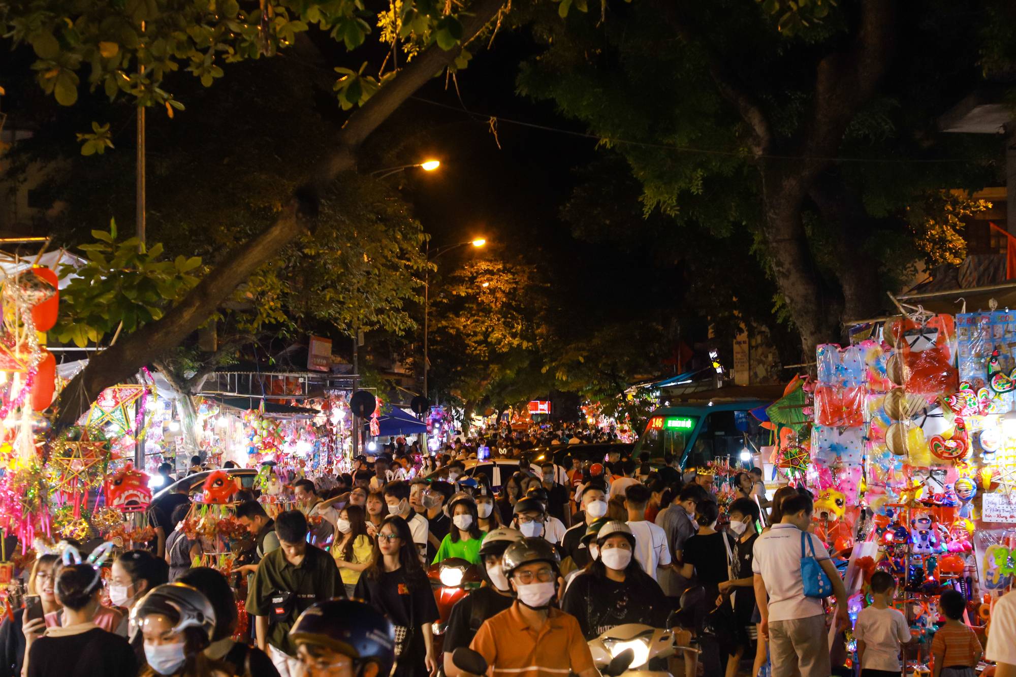 Các địa điểm vui chơi đêm ở Hà Nội không thể bỏ lỡ