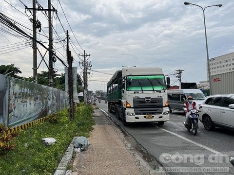 Cán nam HLV thể hình tử vong, xe đầu kéo chạy cả cây số mới biết