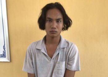 Chú hàng xóm khuyên uống ít rượu khi cùng đi ăn tân gia, gã trai 18 tuổi cầm dao bầu sang nhà "xử"