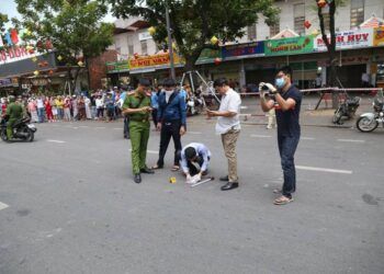 Công an Huế vận động người dân trả lại vàng do tên cướp ném ra đường