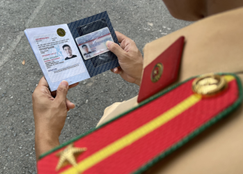 CSGT nói về giấy phép lái xe quốc tế "không có giá trị" ở Việt Nam