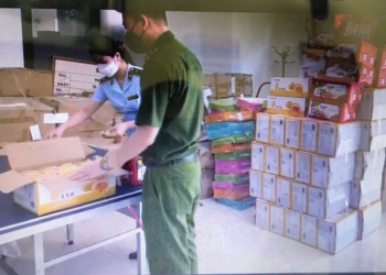 ha noi thu giu so luong lon banh trung thu khong co nguon goc xuat xu Hà Nội: Phát hiện và thu giữ hơn 4.700 chiếc bánh Trung thu không có nguồn gốc xuất xứ Hà Nội: Thu giữ số lượng lớn bánh Trung thu không có nguồn gốc xuất xứ