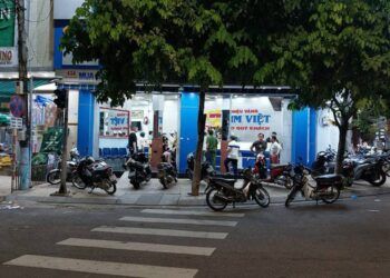 Khiếp vía với kẻ ngáo đá dùng búa đập tiệm vàng ở Tam Kỳ