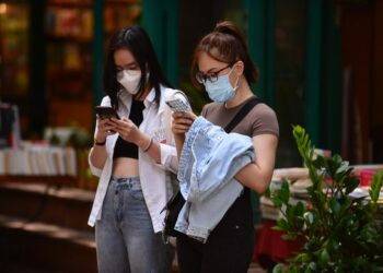 'Khoe thân, phát sex'... để kiếm tiền trên TikTok