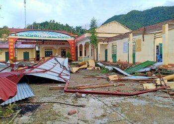 Lào Cai: 3 người bị thương do sét đánh, hàng trăm ngôi nhà hư hại