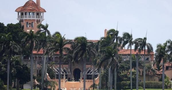Mật vụ FBI đột kích dinh thự cựu Tổng thống Donald Trump ở Florida