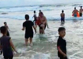 Một người tử vong vì kiệt sức sau khi cứu người tắm biển