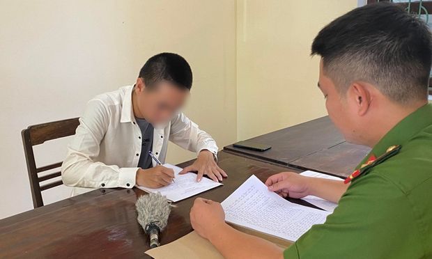 Nam thanh niên bị nữ nhân viên massage lừa bán qua Campuchia Nam thanh niên bị nữ nhân viên massage lừa bán qua Campuchia