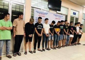 Nghi án nhóm côn đồ mang hung khí đập phá cơ sở massage đòi bảo kê