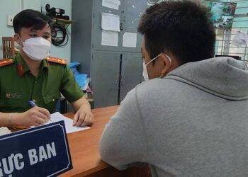 nguoi nha benh nhan doi dam bac si benh vien nhan dan gia dinh Thêm 1 trường hợp người nhà bệnh nhân đòi đâm bác sĩ Bệnh viện Nhân dân Gia Định Người nhà bệnh nhân đòi đâm bác sĩ Bệnh viện Nhân dân Gia Định