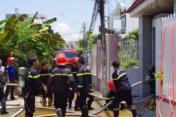 Ninh Thuận: Cháy lớn trong căn nhà 2 tầng, 3 nạn nhân vẫn còn kẹt bên trong