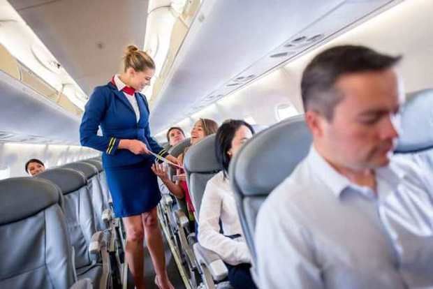 Tiếp viên hàng không 10 năm kinh nghiệm bật mí lỗi sai hành khách hay mắc phải trên máy bay: Ai cũng nên tránh!