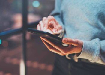 Tính năng sạc nhanh trên iPhone nhưng Apple chẳng bao giờ nói tới