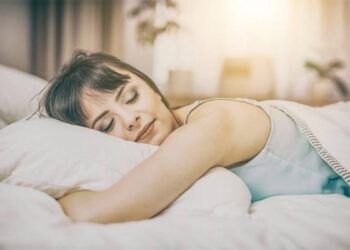 tu the ngu gay hai cho cot song nhat Tư thế nằm ngủ sai tác động nghiêm trọng đến cột sống Tư thế ngủ gây hại cho cột sống nhất