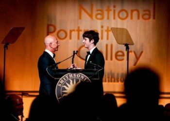 Tỷ phú Jeff Bezos dạy con không quá nghiêm khắc nhưng tôi luyện được sự cứng rắn, tự lập