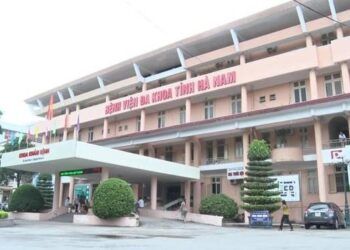 Vào viện thăm mẹ vợ, rồi bất ngờ rút súng tự sát