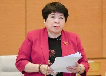 Vợ cầm thẻ ATM của chồng có phải là bạo lực gia đình?