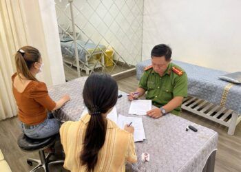 Vụ bơm ngực, nâng mũi chui tại Đà Nẵng: Phạt 210 triệu đồng, đình chỉ 18 tháng