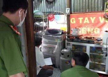 vua ra tu ve toi hiep dam tre em ga dan ong lai gay toi ac An Giang: Vừa ra tù vì hiếp dâm trẻ em, người đàn ông lại bị bắt vì tội giết người Vừa ra tù về tội hiếp dâm trẻ em, gã đàn ông lại gây tội ác