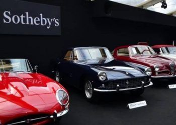 12 chiếc xe hơi của người nổi tiếng được bán với mức giá khủng nhất