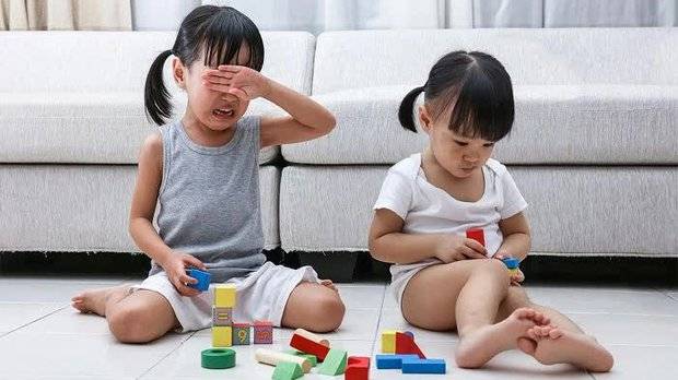 3 quy tắc giáo dục để trẻ biết yêu thương anh chị em của mình