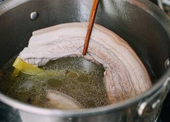 4 sai lam khi luoc thit ma rat co the ban cung mac Những sai lầm khi luộc thịt khiến cho món ăn trở nên kém hấp dẫn 4 sai lầm khi luộc thịt mà rất có thể bạn cũng mắc