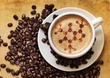 6 loại thực phẩm gây khó ngủ: Có cả loại nhiều người vẫn nghĩ 'uống vào cho dễ ngủ'