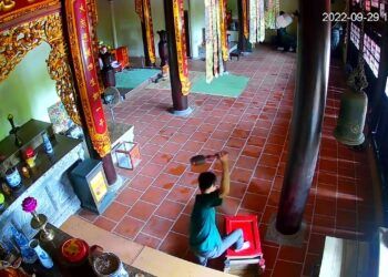 Hưng Yên: Thanh niên ngang nhiên vào chùa đập phá hòm công đức để trộm tiền