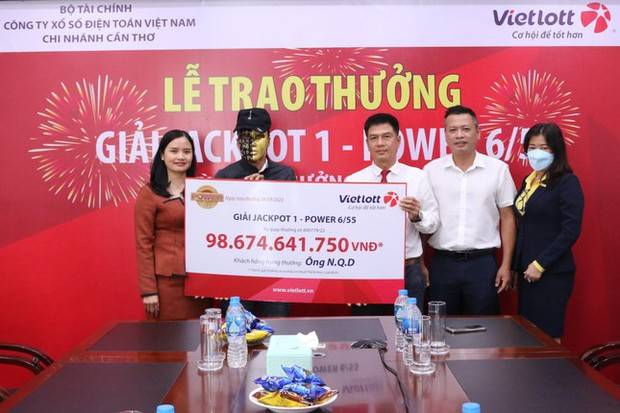 Ai là chủ nhân vé Vietlott hơn 98,6 tỷ đồng tại Cần Thơ? Ai là chủ nhân vé Vietlott hơn 98,6 tỷ đồng tại Cần Thơ?