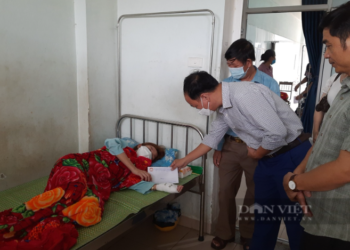 am anh kinh hoang cua co gai roi vao tam loc xoay o quang tri em bi gio thoi bay lo Quảng Trị: Bão Noru cuốn bay cô gái lơ lửng trên không rồi rơi xuống Ám ảnh kinh hoàng của cô gái rơi vào tâm lốc xoáy ở Quảng Trị: 'Em bị gió thổi bay lơ lửng trên không rồi rơi xuống'