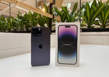 Ảnh thực tế iPhone 14 bản thương mại "nét căng", hé lộ mức giá bất ngờ khi về Việt Nam