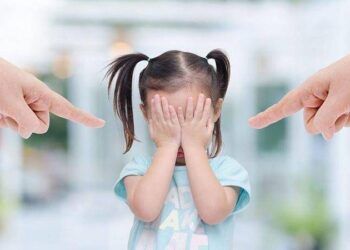 Ba sai lầm khi dạy con cha mẹ thường mắc phải