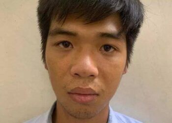 Bé gái 4 tuổi bị thanh niên giở trò đồi bại khi theo bố mẹ tới quán internet